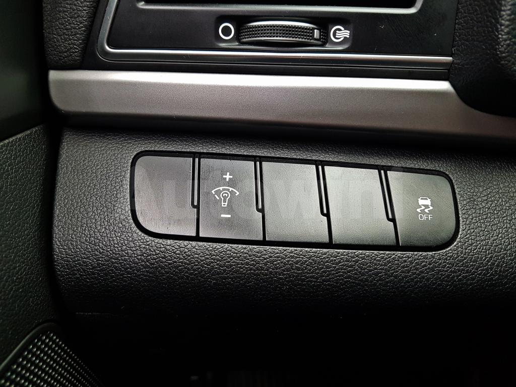 2018 HYUNDAI AVANTE AD ELANTRA LPG (17R+GPS+LEATHER) - 21