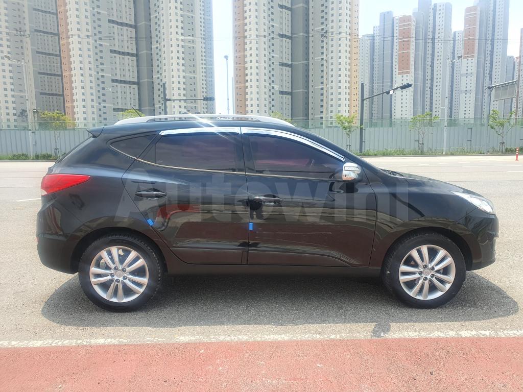 KMHJU81VBBU271954 2011 HYUNDAI TUCSON IX S.KEY+LED+R18+ANDROID+NO ACCID-4