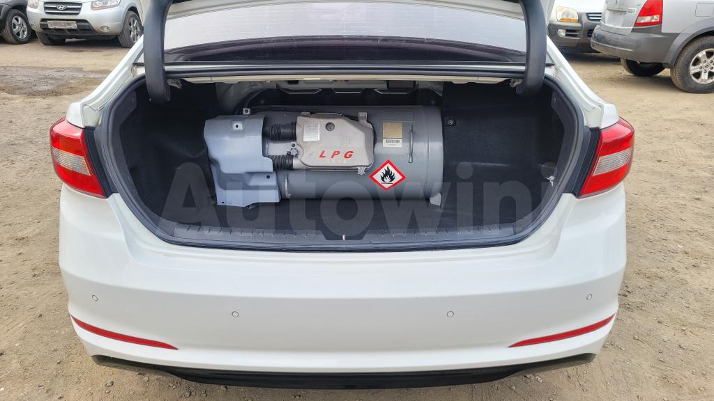 2018 HYUNDAI LF SONATA LPI 2WD A/T - 27