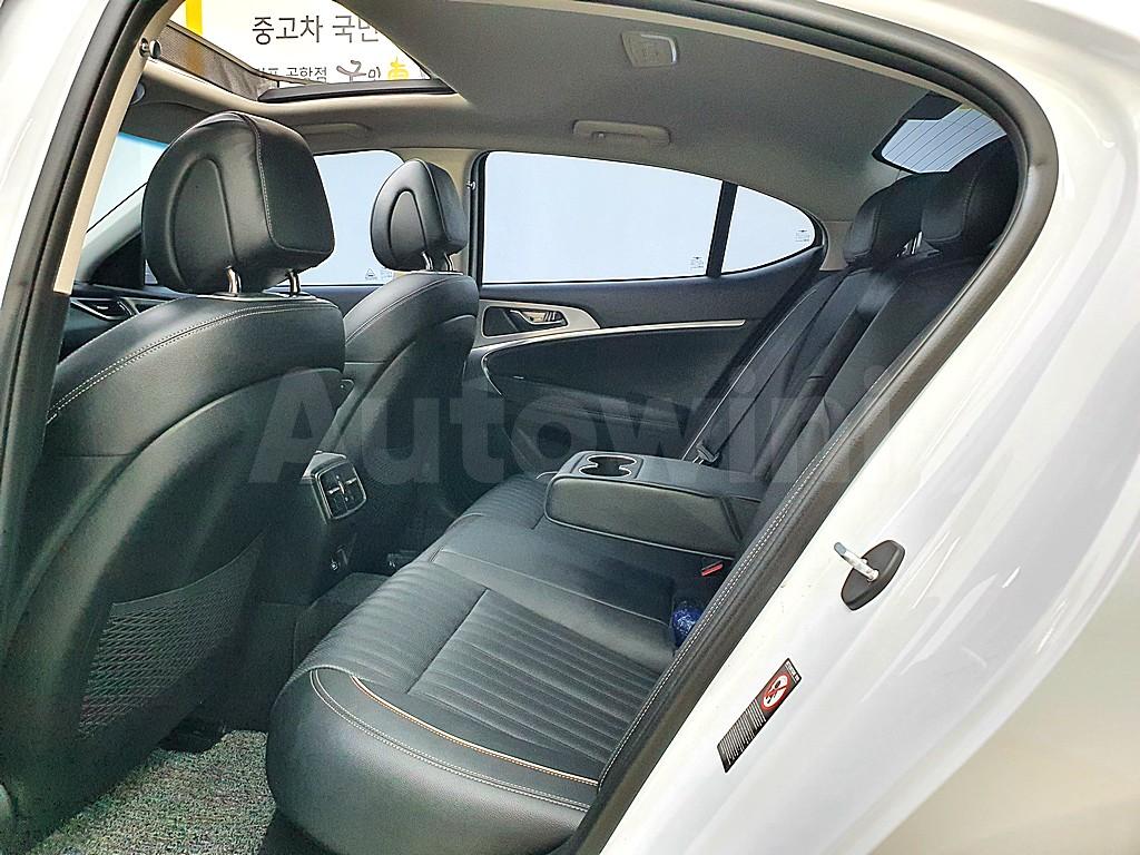 2018 GENESIS G70 2.0T 2WD SUPREME - 9