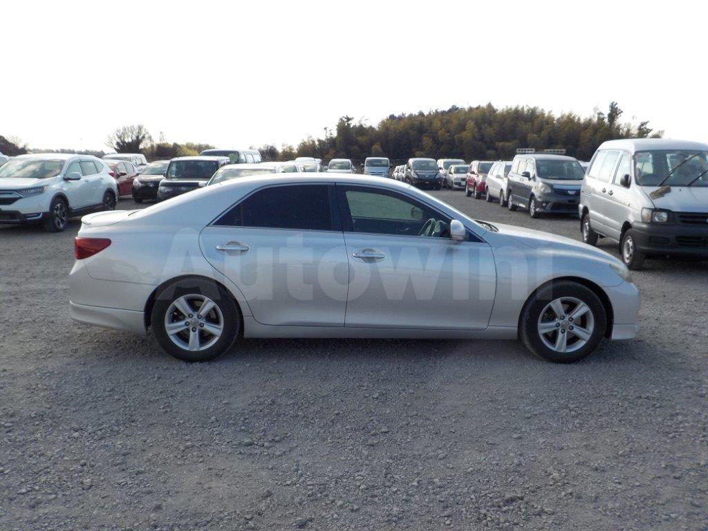 2010 TOYOTA MARK X 250GS - 24
