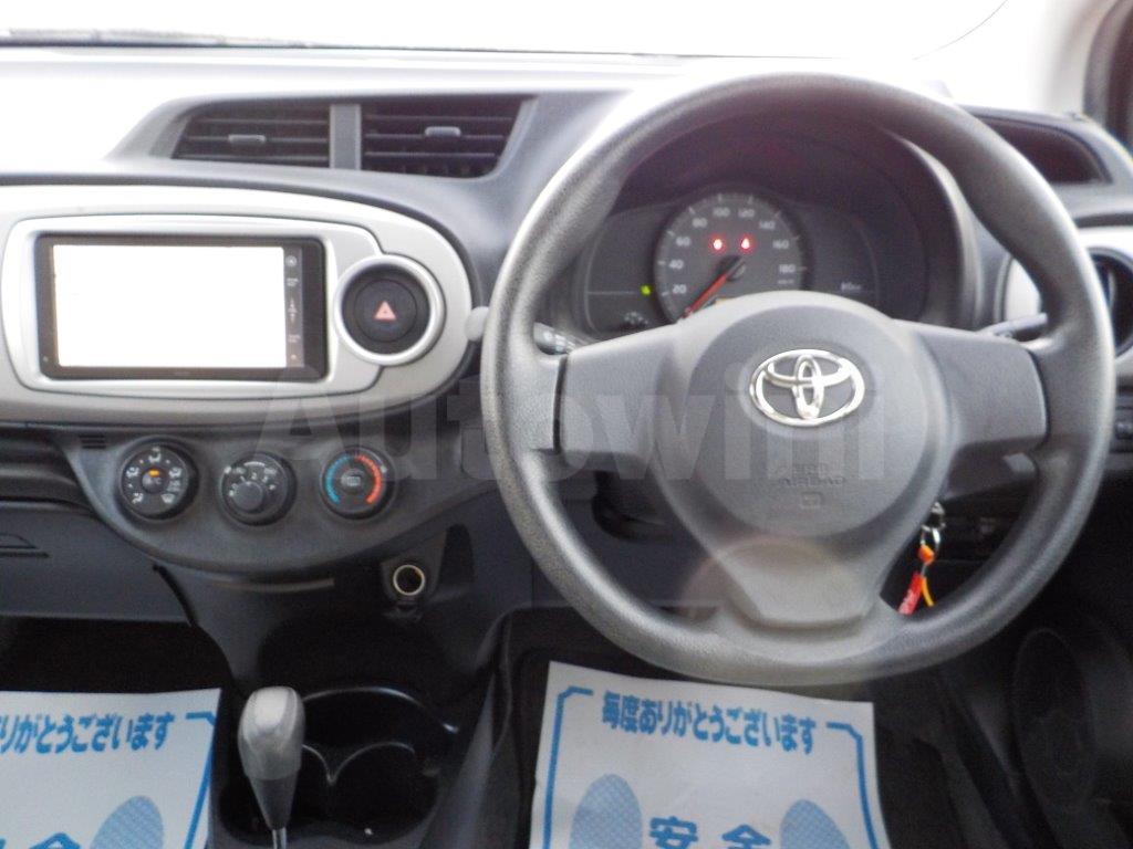 2011 TOYOTA VITZ F - 7