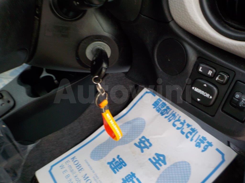 2011 TOYOTA VITZ F - 9