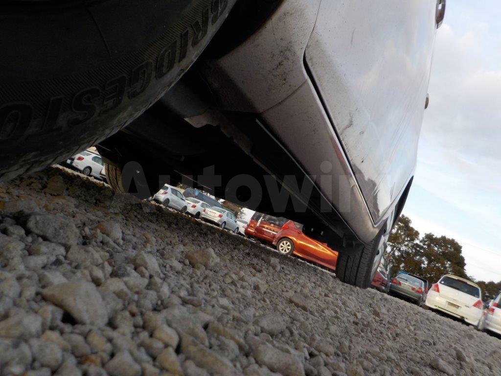 2011 TOYOTA VITZ F - 27