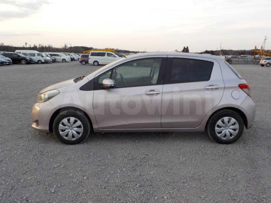 2011 TOYOTA VITZ F - 35