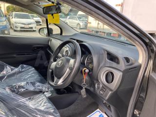 2014 TOYOTA VITZ F - 7