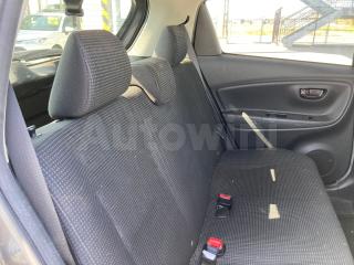 2017 TOYOTA VITZ F - 9