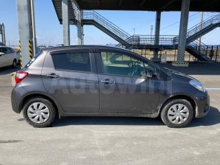 2017 TOYOTA VITZ F - 19