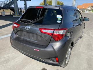 2017 TOYOTA VITZ F - 20