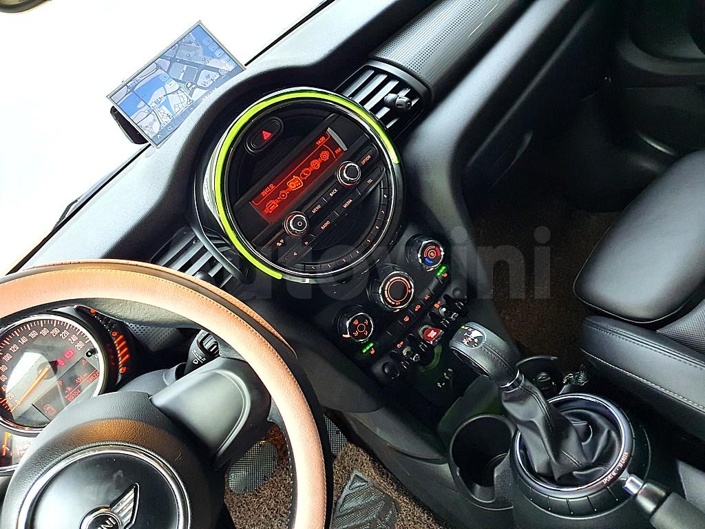 2015 MINI COOPER D 1.5 3 DOOR - 11