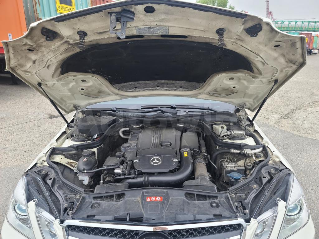 2011 MERCEDES BENZ E CLASS W212 CGI AVANT-GARDE - 32