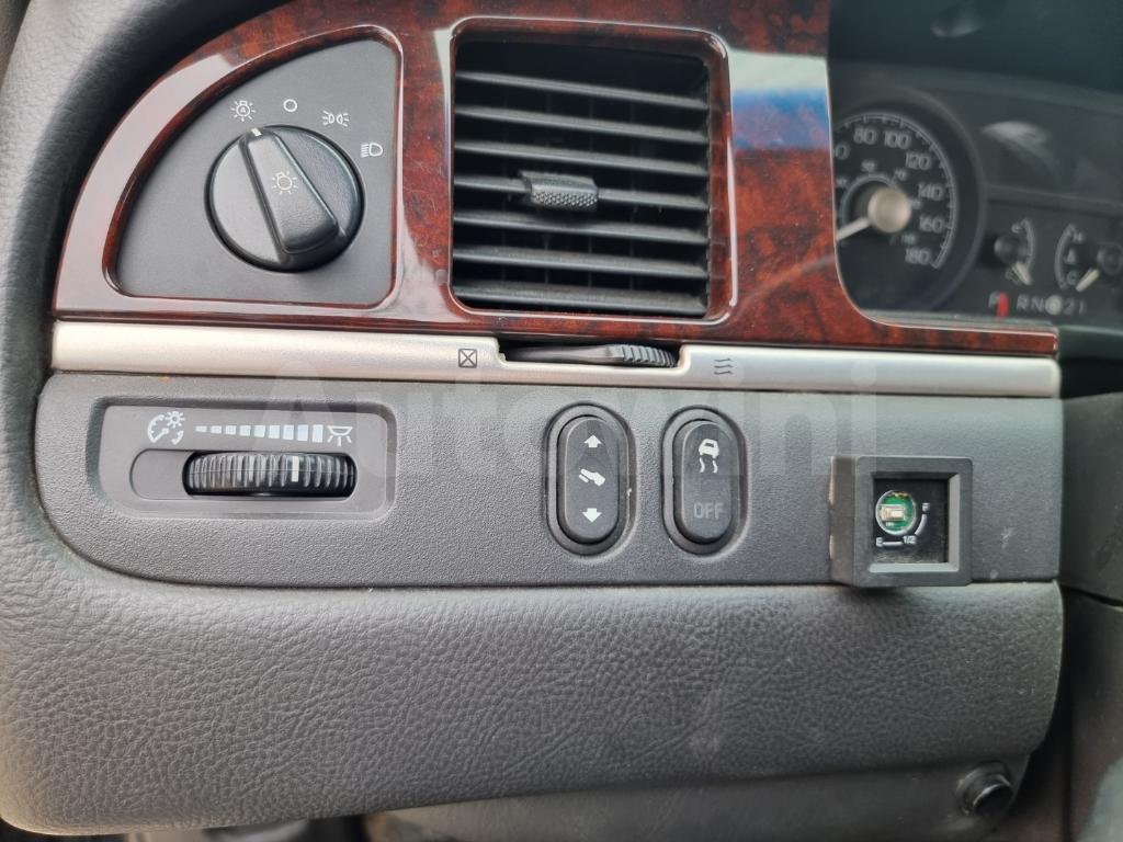 2010 LINCOLN TOWN CAR 5SET - 24