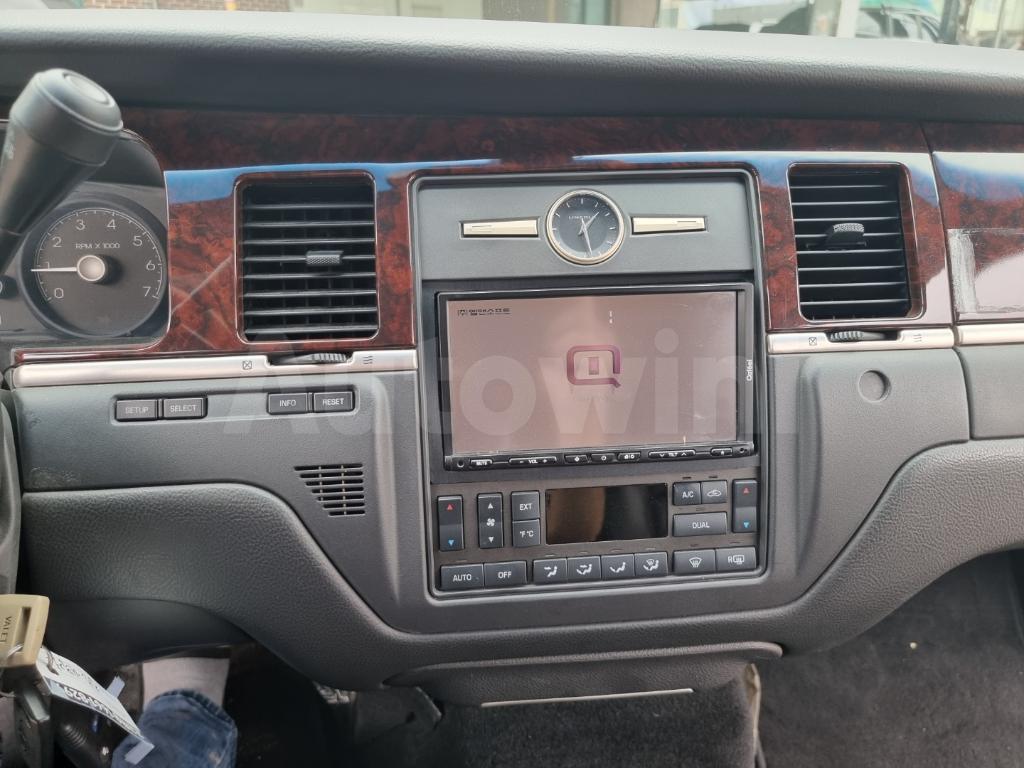 2010 LINCOLN TOWN CAR 5SET - 29