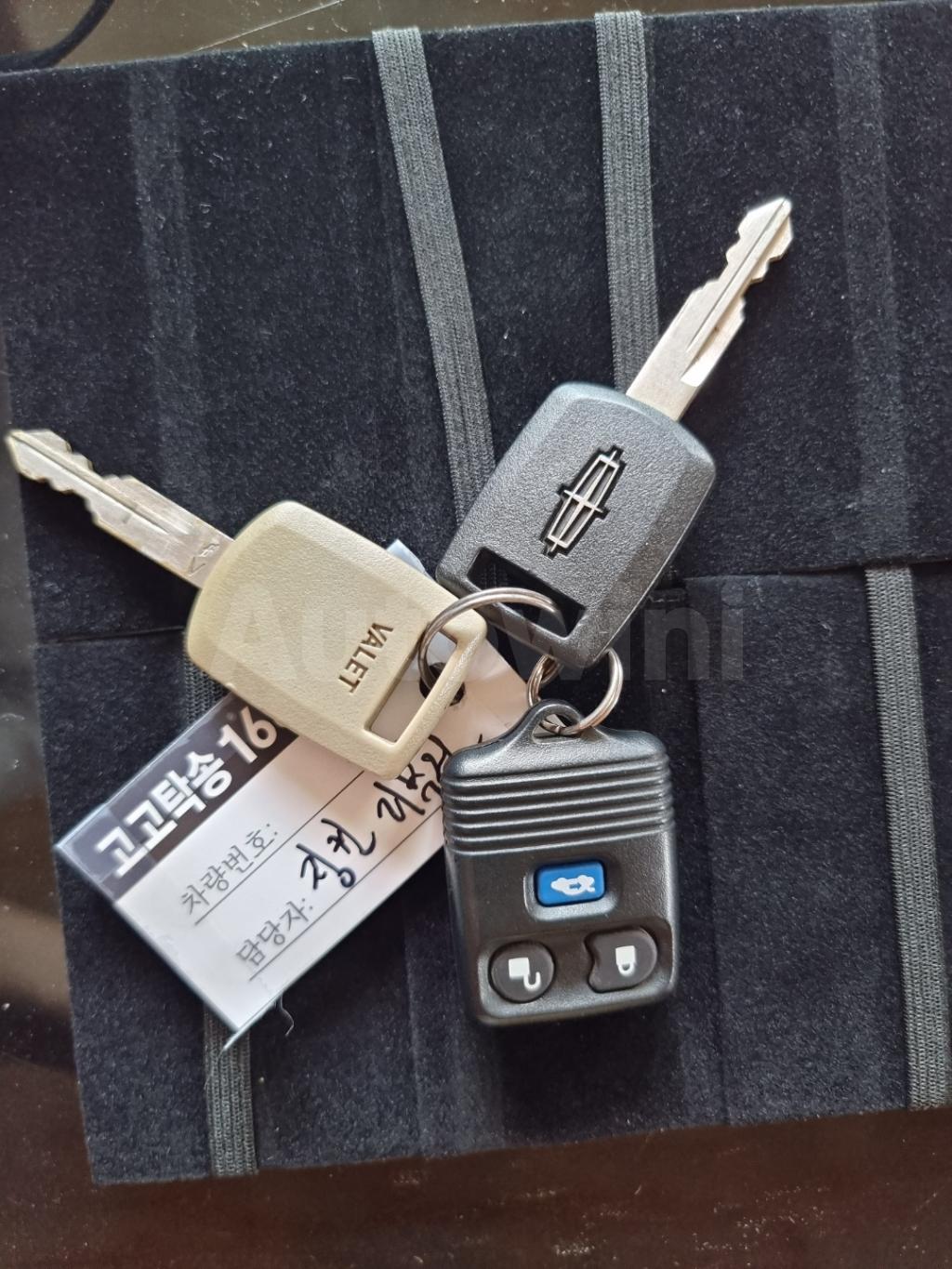 2010 LINCOLN TOWN CAR 5SET - 40