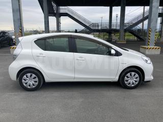 NHP10-63**** 2015 TOYOTA HYBRID L-3