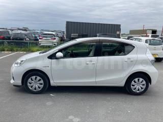 2015 TOYOTA HYBRID L - 8