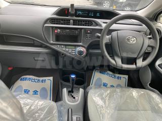 2015 TOYOTA HYBRID L - 11