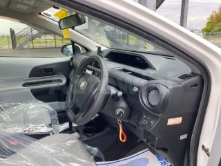 2015 TOYOTA HYBRID L - 12