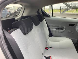 2015 TOYOTA HYBRID L - 14