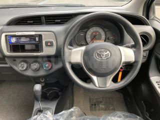 2015 TOYOTA VITZ F - 10