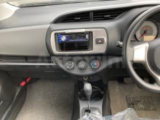 2015 TOYOTA VITZ F - 11