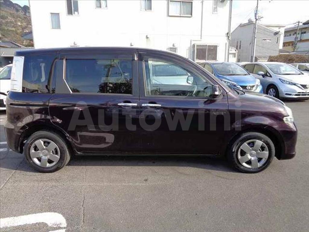2011 TOYOTA SIENTA - 10