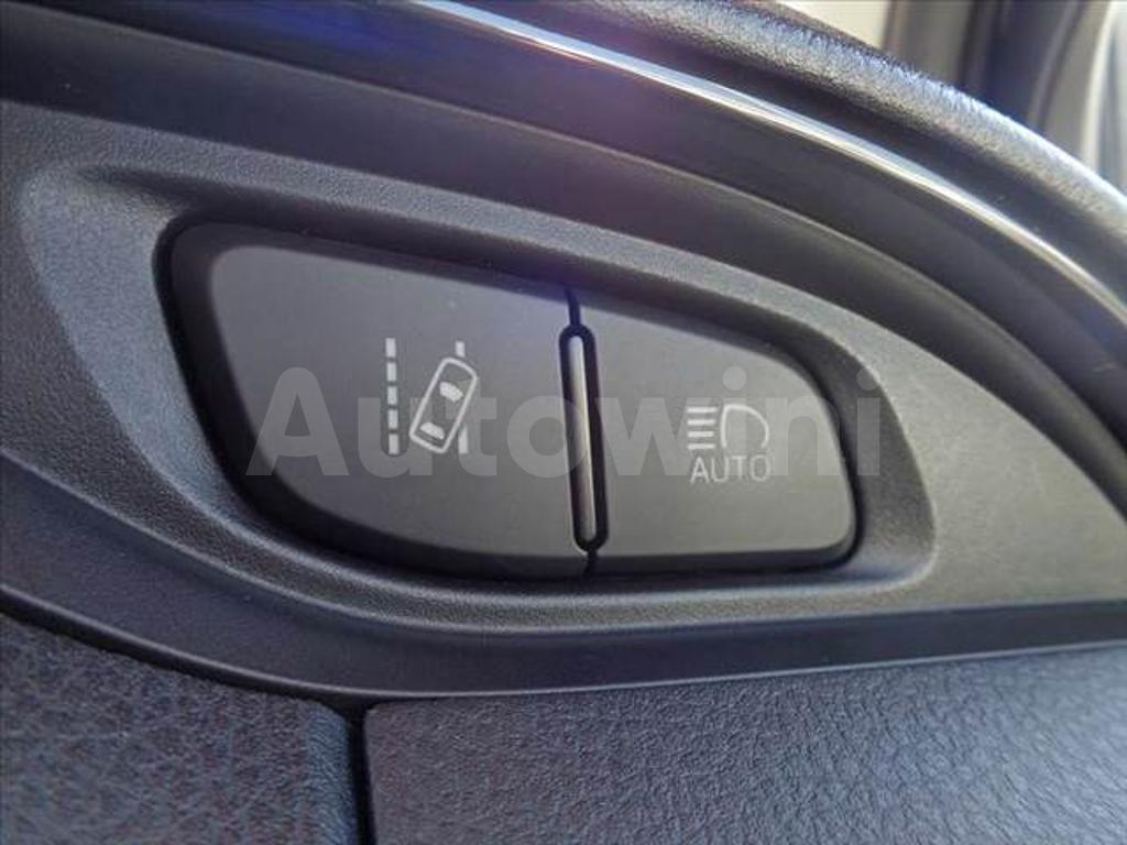 NHP130-2001697 2017 TOYOTA VITZ-4