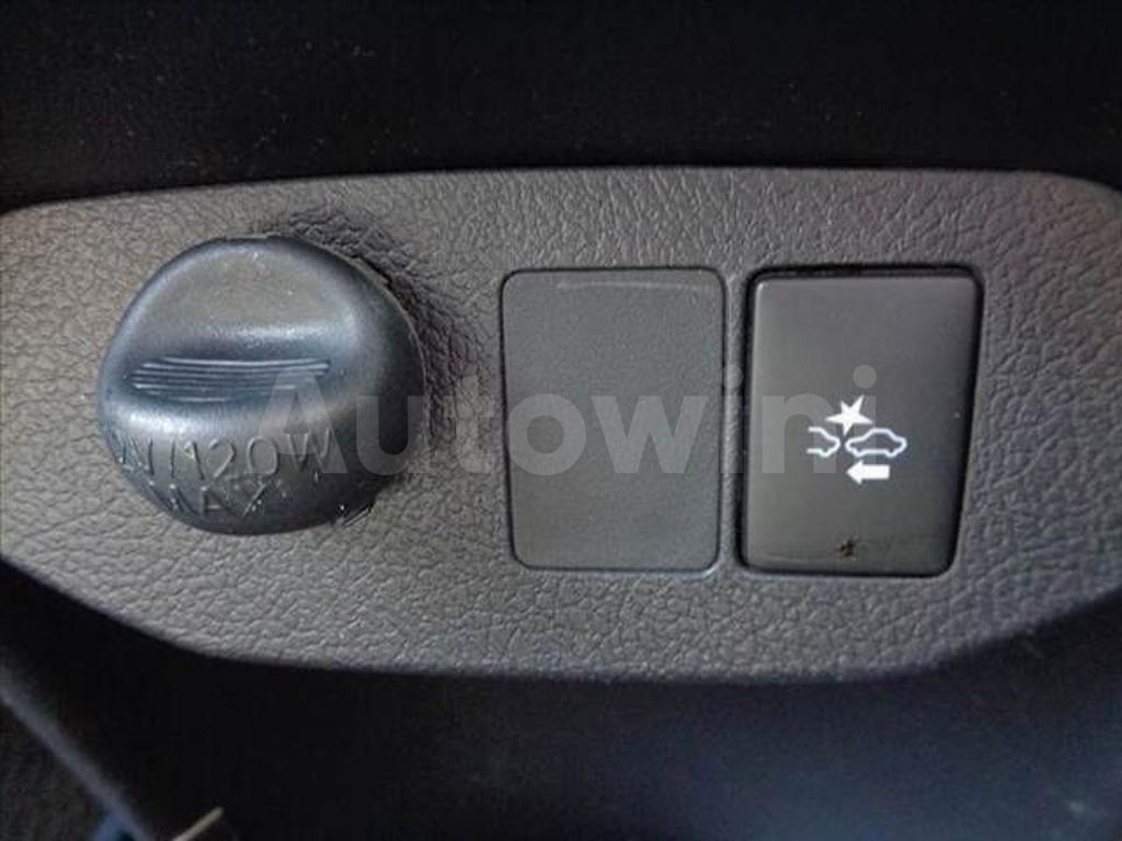 NHP130-2001697 2017 TOYOTA VITZ-5