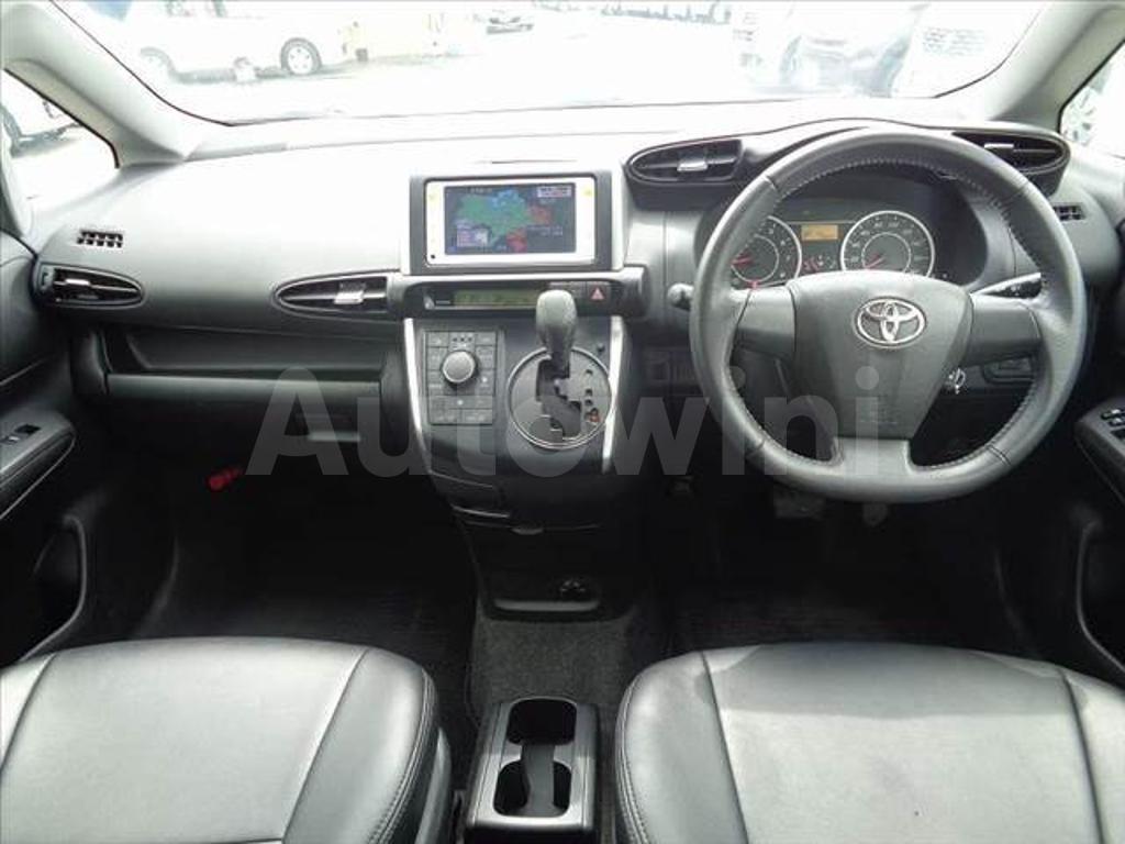 ZGE20-0117895 2011 TOYOTA WISH-1