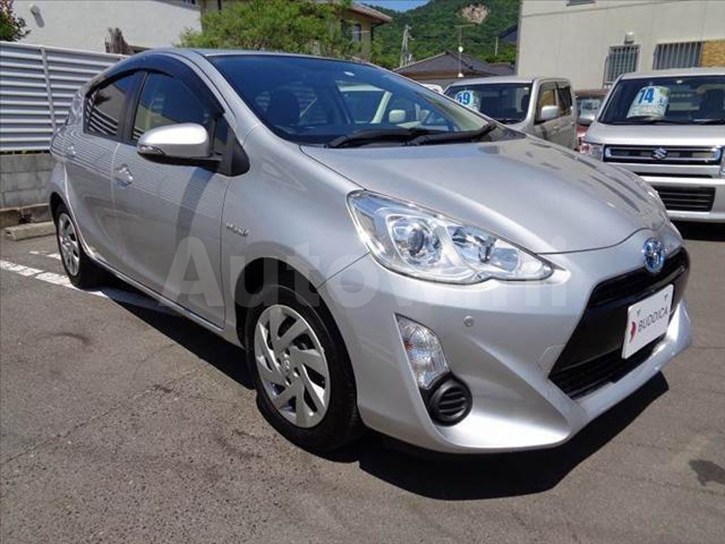 2015 TOYOTA AQUA - 8