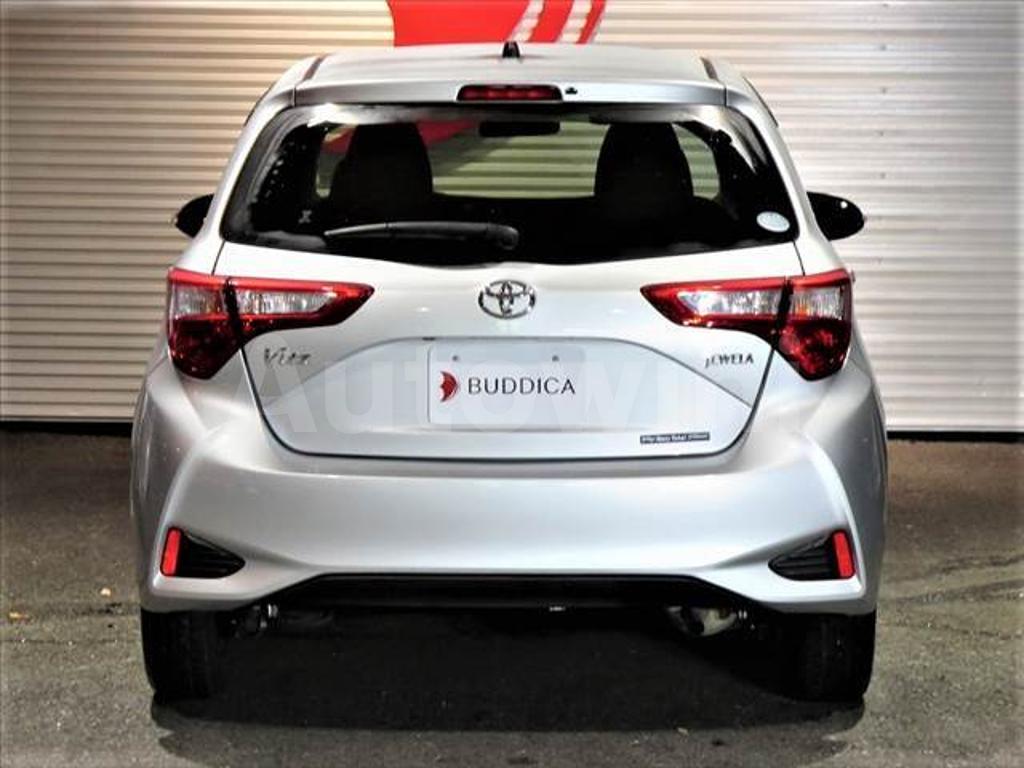 2017 TOYOTA VITZ - 9