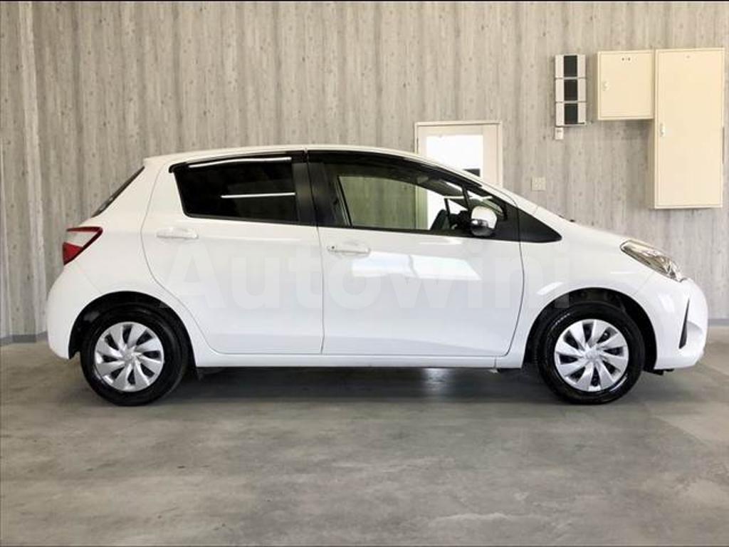 2017 TOYOTA VITZ - 9