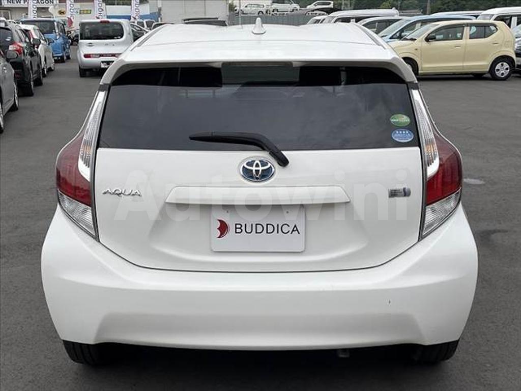 2017 TOYOTA AQUA - 9