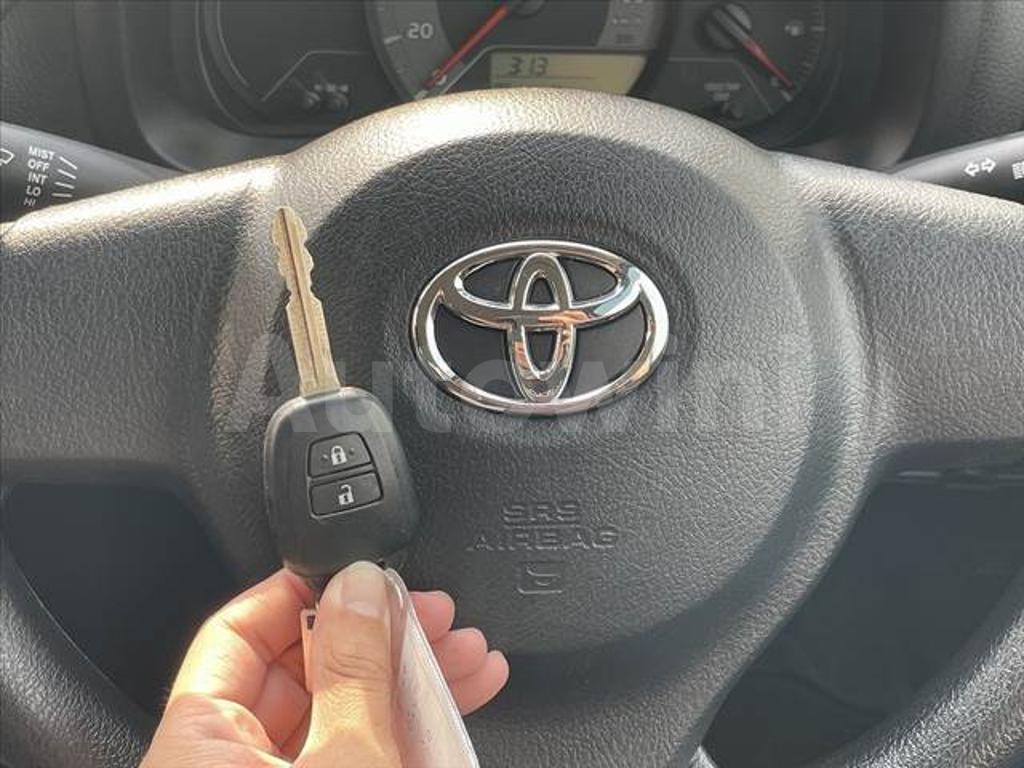 KSP130-2198738 2017 TOYOTA VITZ-3