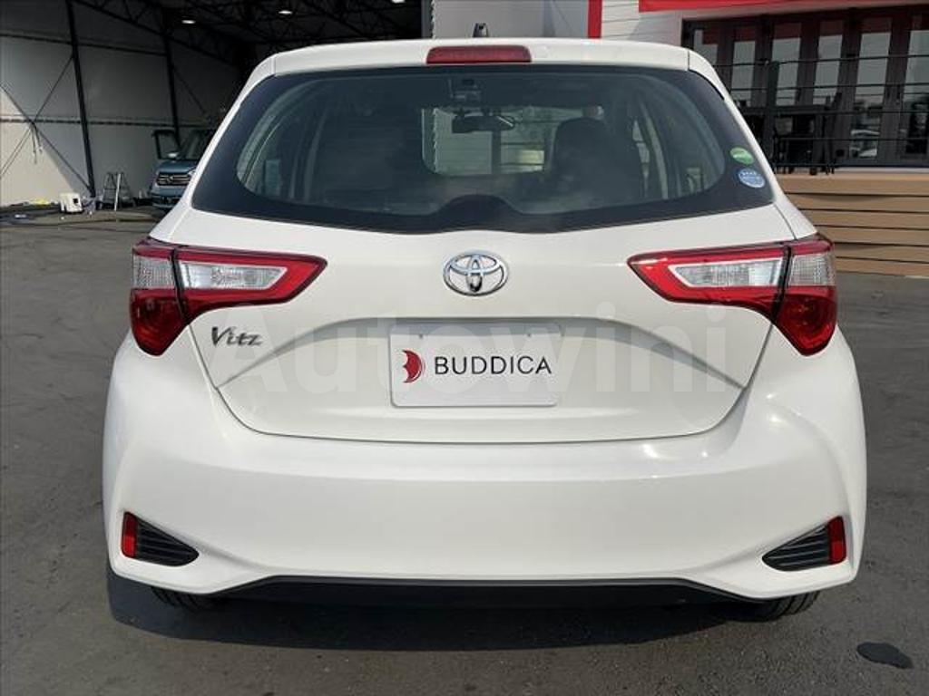 2017 TOYOTA VITZ - 9