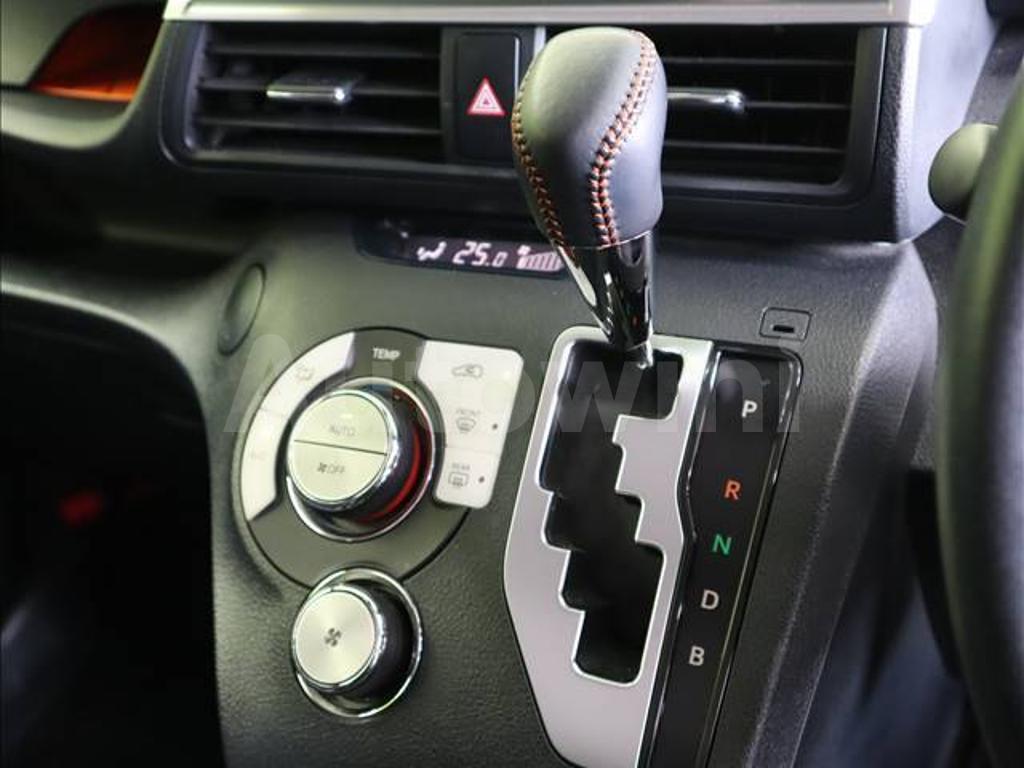 2018 TOYOTA SIENTA - 9