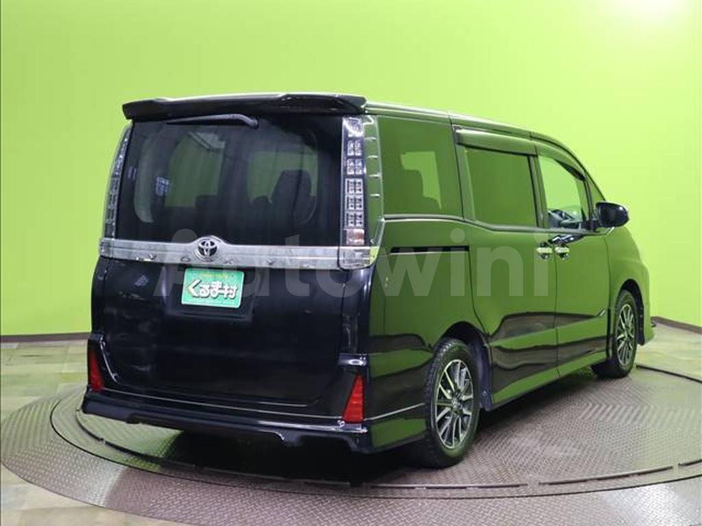 ZRR80-0208271 2016 TOYOTA VOXY-1