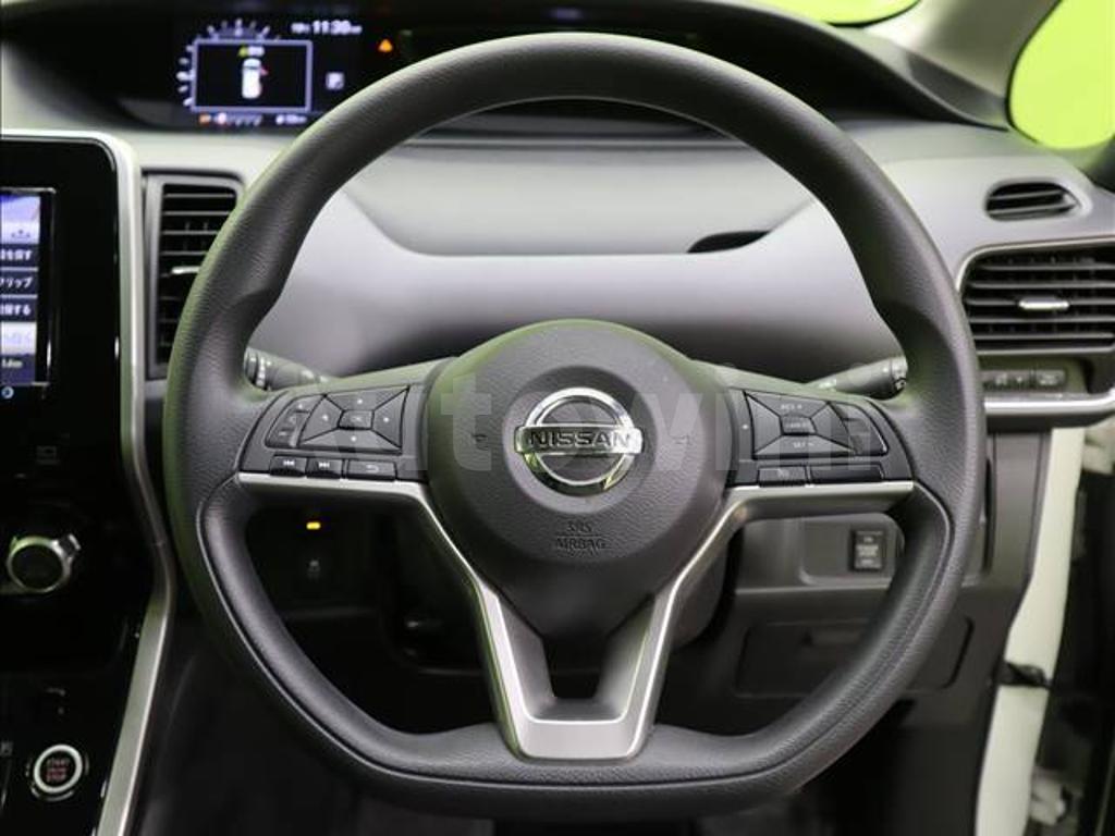 2017 NISSAN SERENA - 9