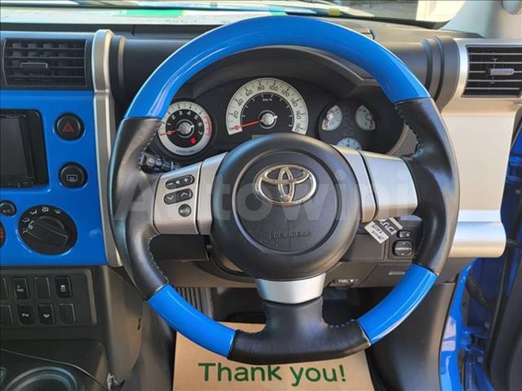 2011 TOYOTA FJ CRUISER - 8