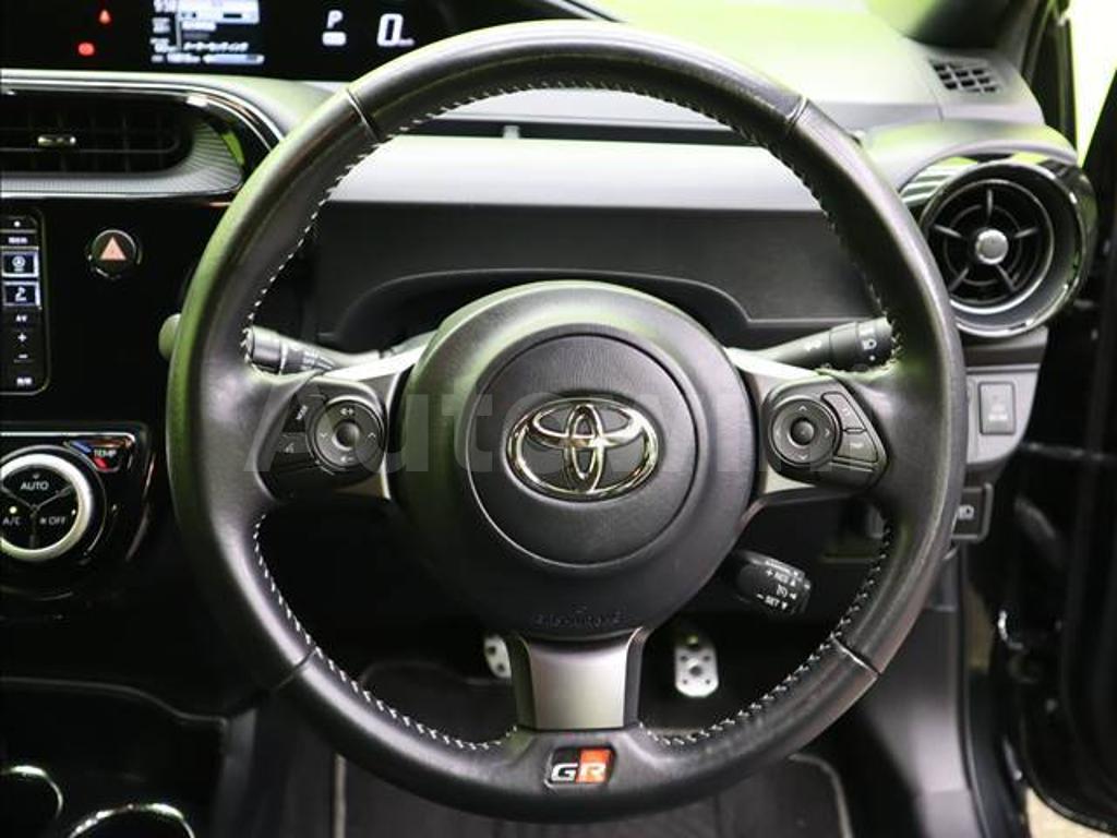 2018 TOYOTA AQUA - 9