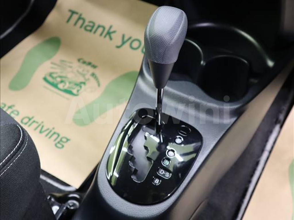 2018 TOYOTA VITZ - 8