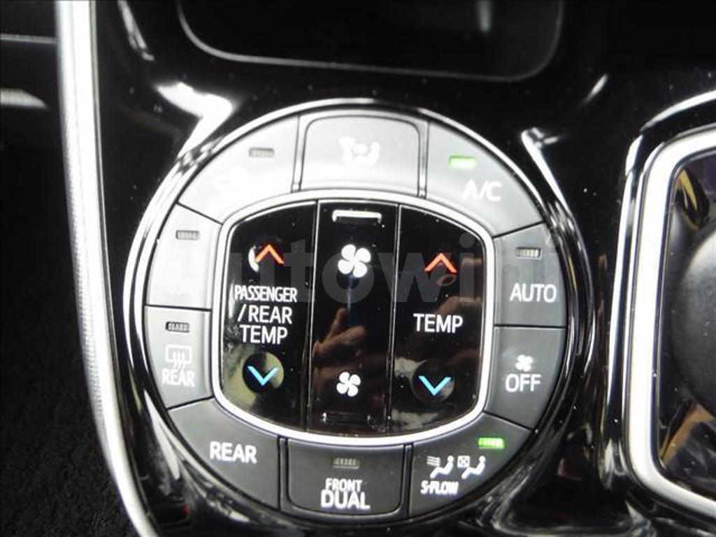 ZWR80-0330858 2018 TOYOTA VOXY-5