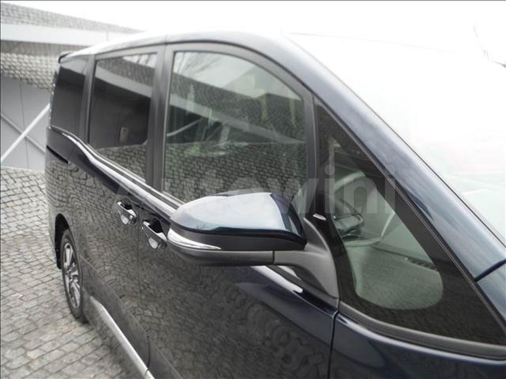 2017 TOYOTA VOXY - 8