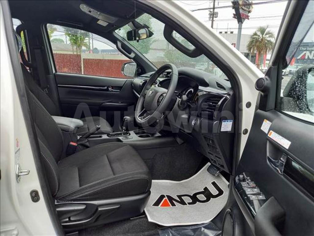 2020 TOYOTA HILUX - 10