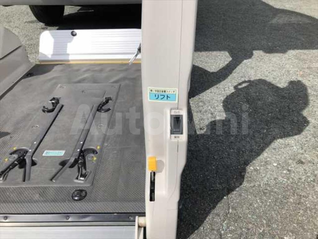 TRH200-0175322 2013 TOYOTA REGIUSACE VAN-3
