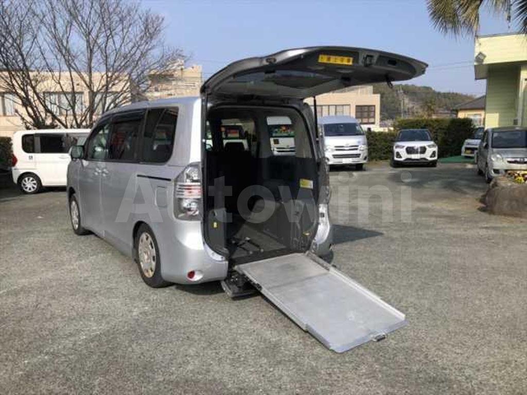 ZRR70-0299625 2010 TOYOTA VOXY-0