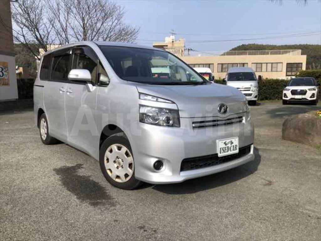 ZRR70-0299625 2010 TOYOTA VOXY-5