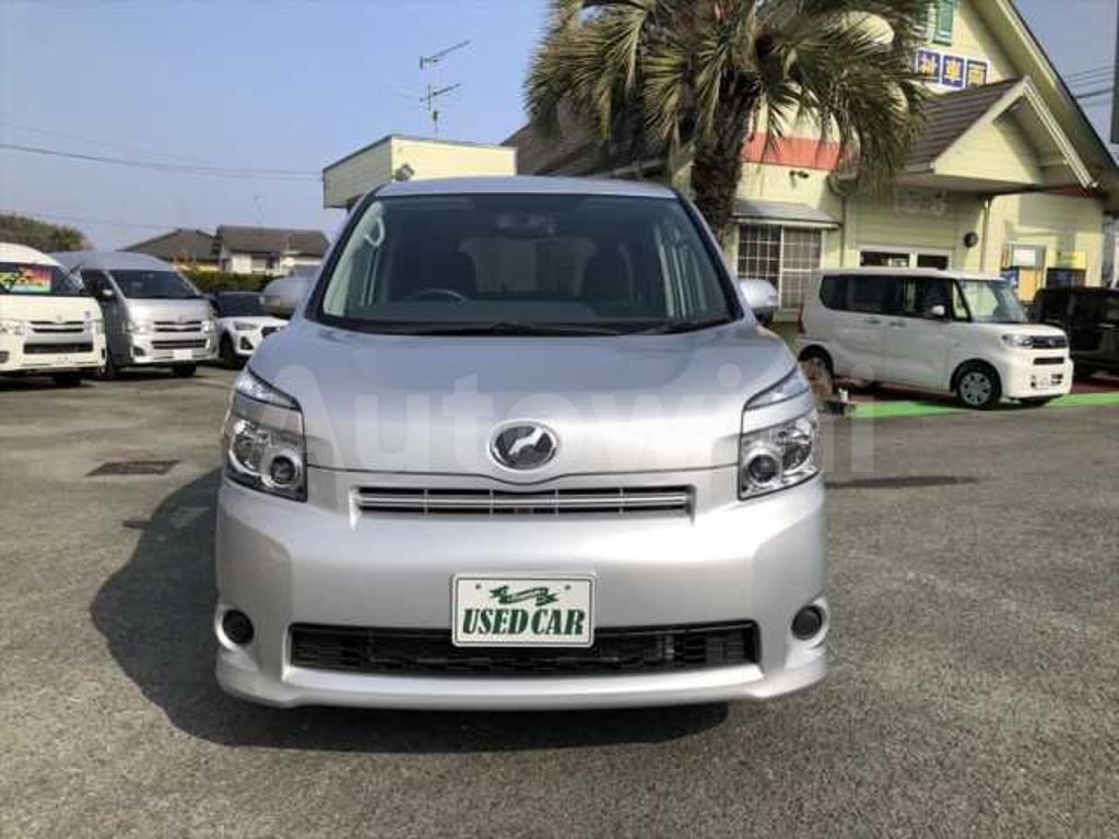 2010 TOYOTA VOXY - 9