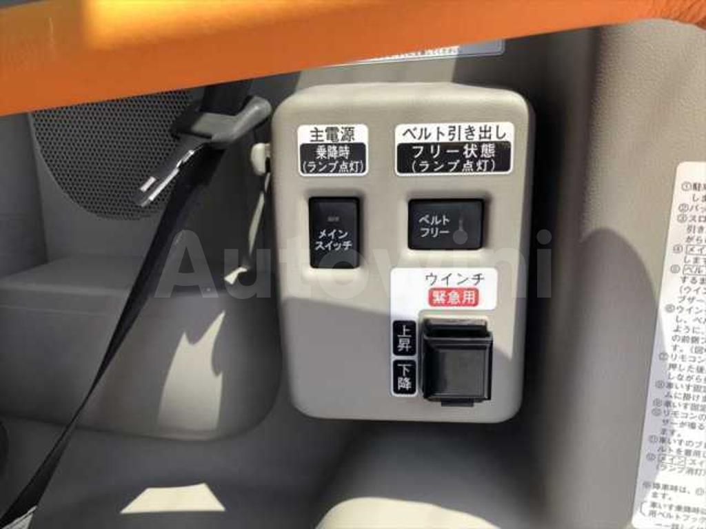 LA600S-0529819 2017 DAIHATSU TANTO-4