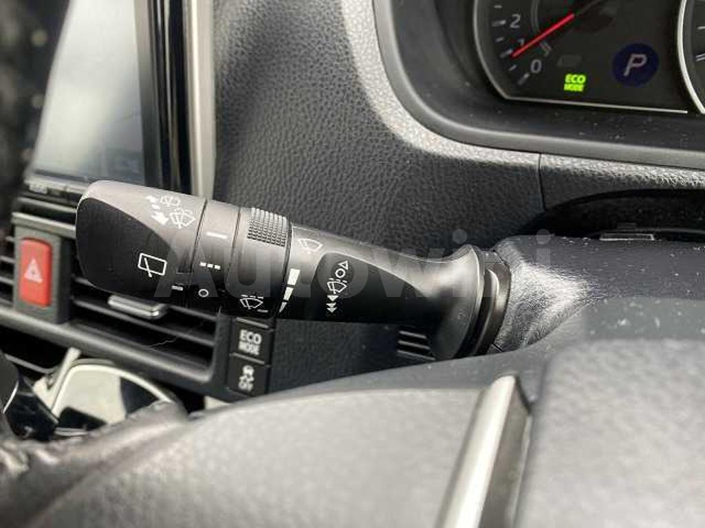 2018 TOYOTA VOXY - 8